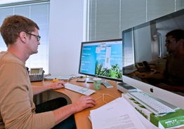 2011年重庆地区就业市场透视 计算机软硬件研发与销售专业的机遇与挑战